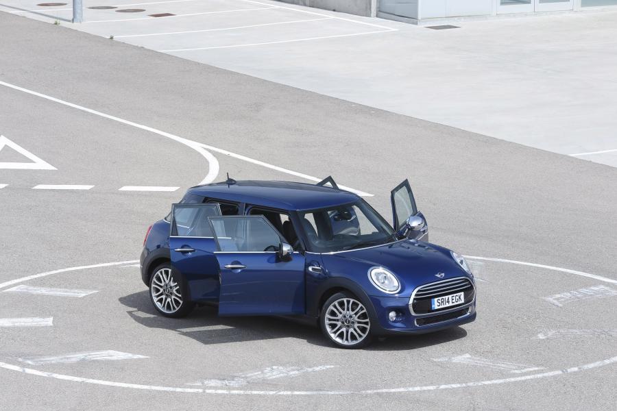  Mini Cooper D 5-Door 2014 года  (UK) (фото 41 из 68)